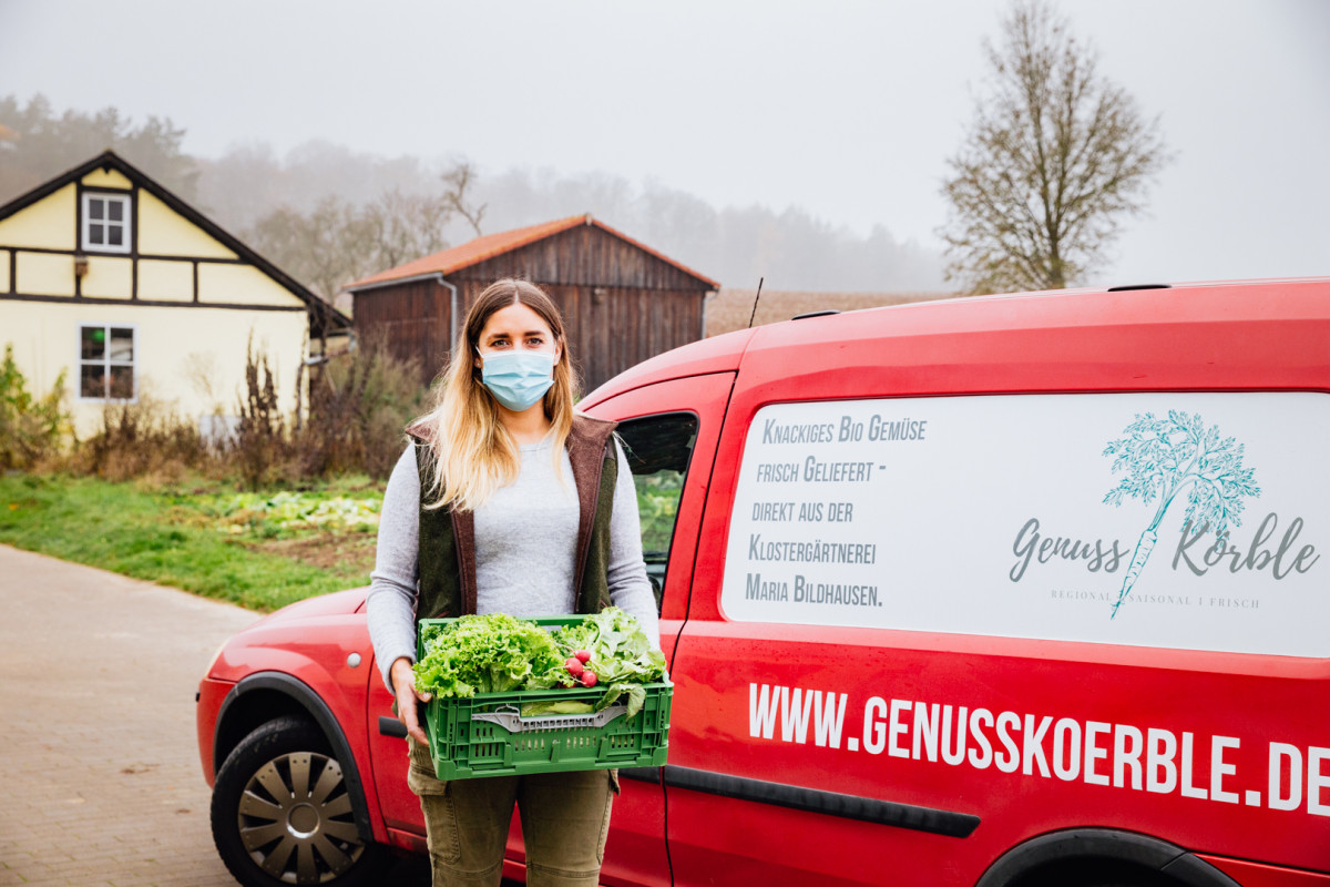 Lisa Müller liefert seit neuem mit dem neuen "Gemüse-Mobil" ihr Genusskörble an die Kunden aus